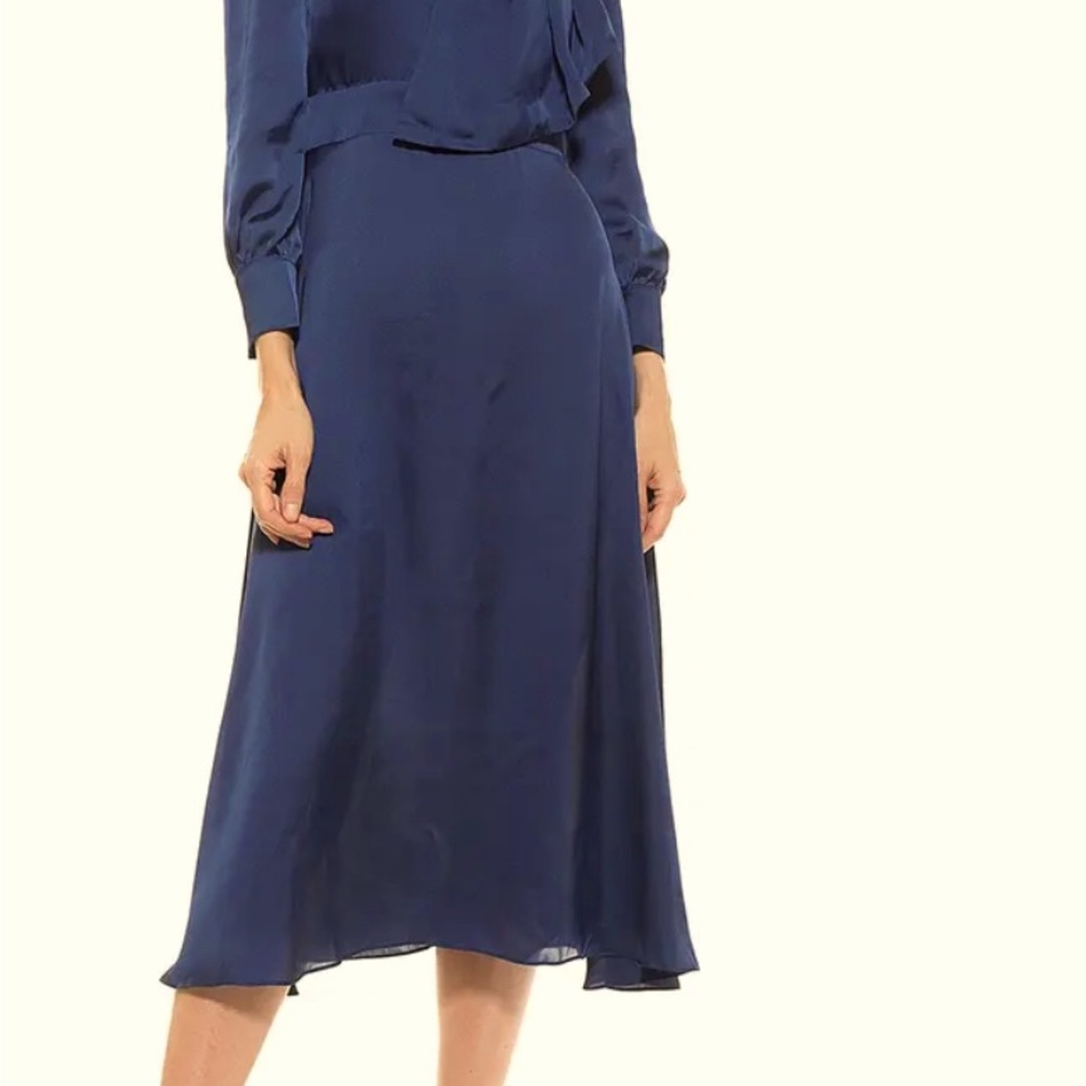 Great holiday or date night outfit. Shows the body in an elegant manner.